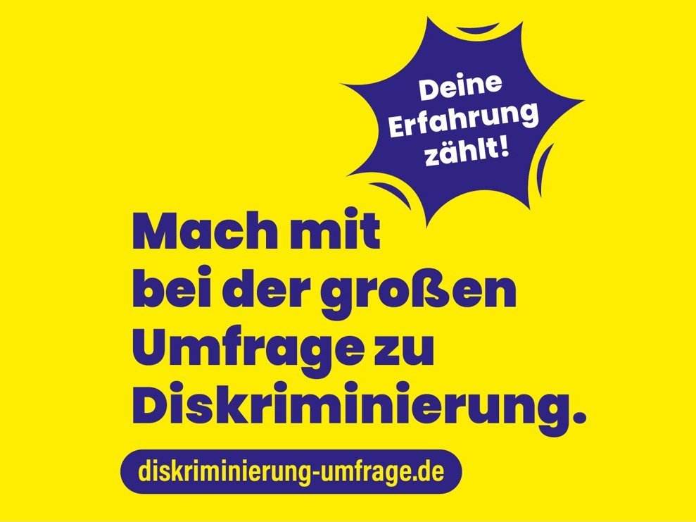 Eine Illustration zeigt den Schriftzug "Mach mit bei der großem Umfrage zur Diskriminierung".
